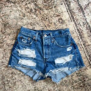 Levi’s Distressed Blue Denim Shorts sz 25